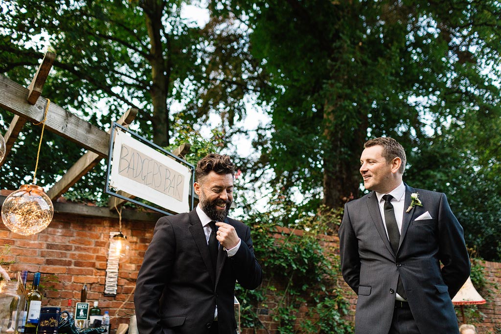 wedding speeches outdoors