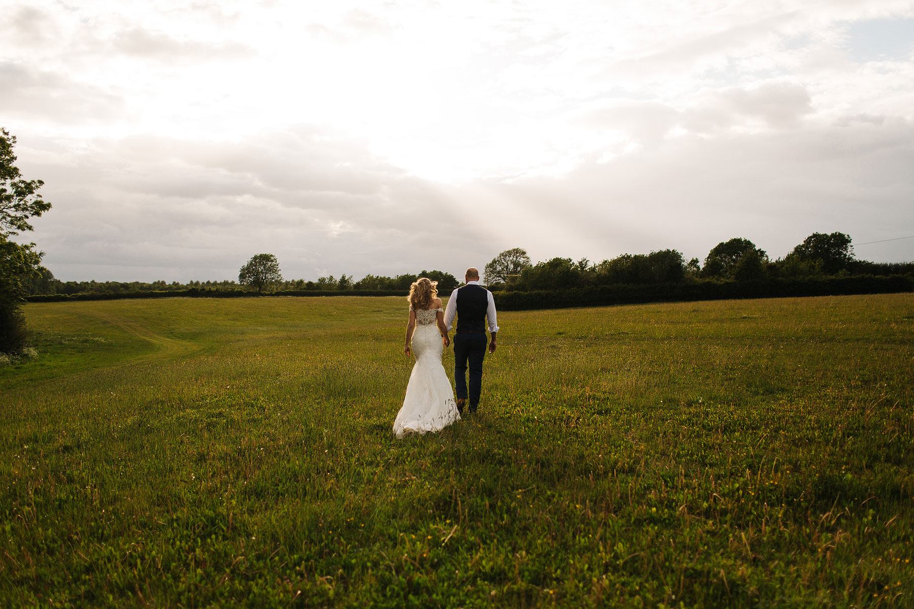 natural countryside wedding photos