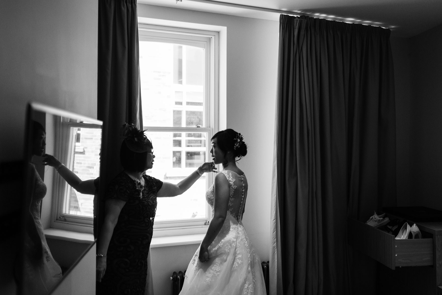 bride getting ready for her wedding in leeds hotel