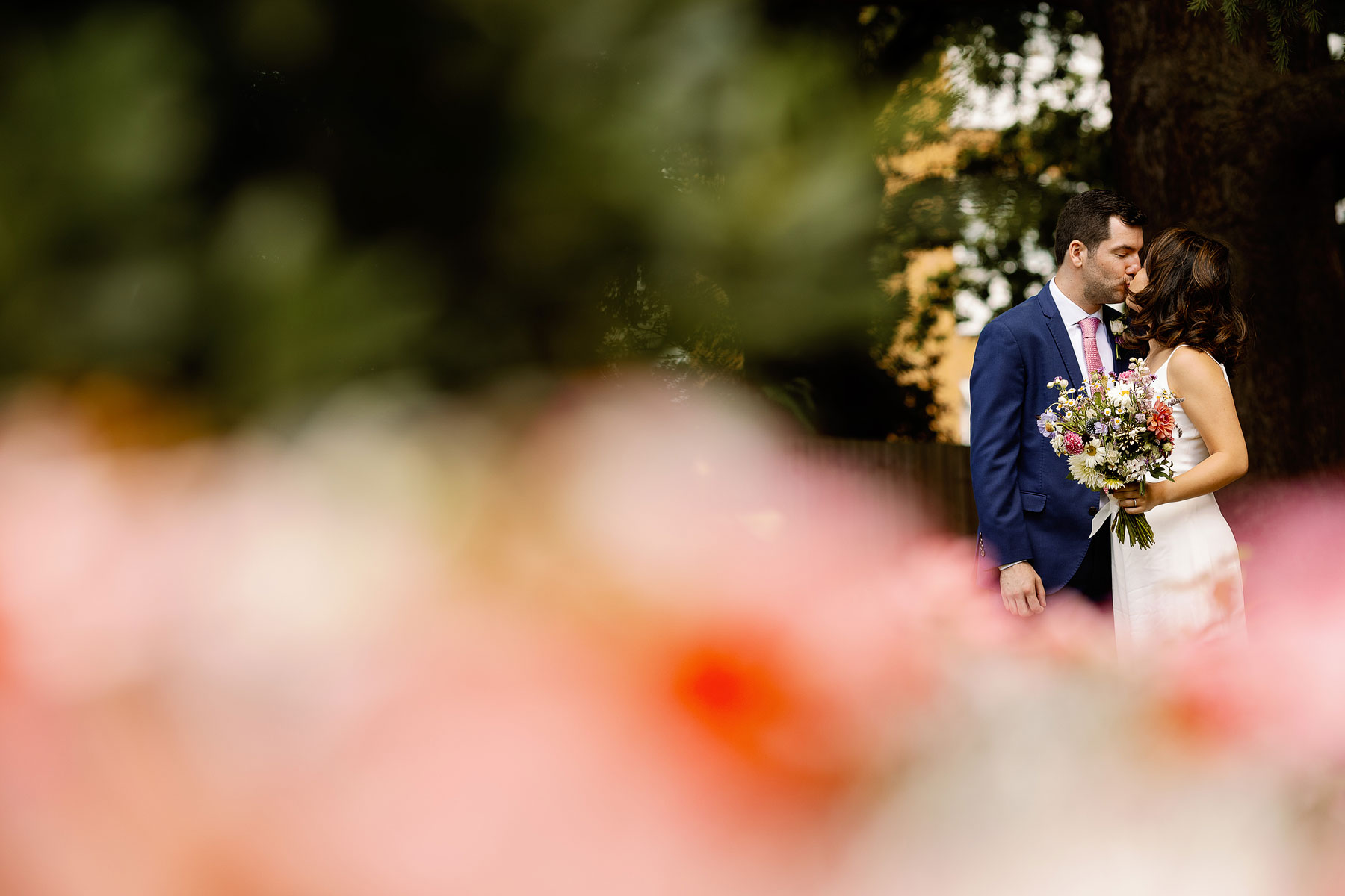 london garden wedding photographs